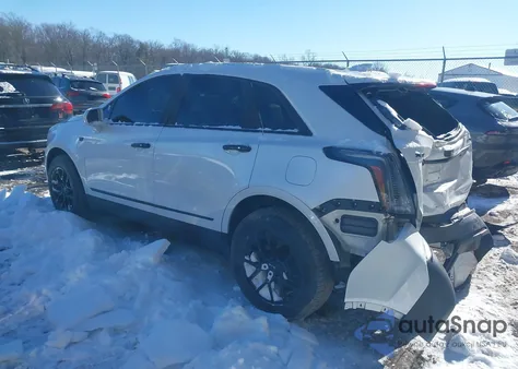 2017 Cadillac Xt5 Luxury z USA, uszkodzony, nr VIN 1GYKNBRSXHZ231483